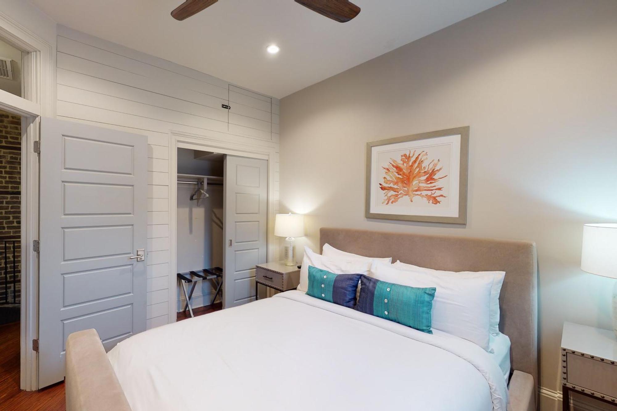 563 King Apartments Charleston Bilik gambar
