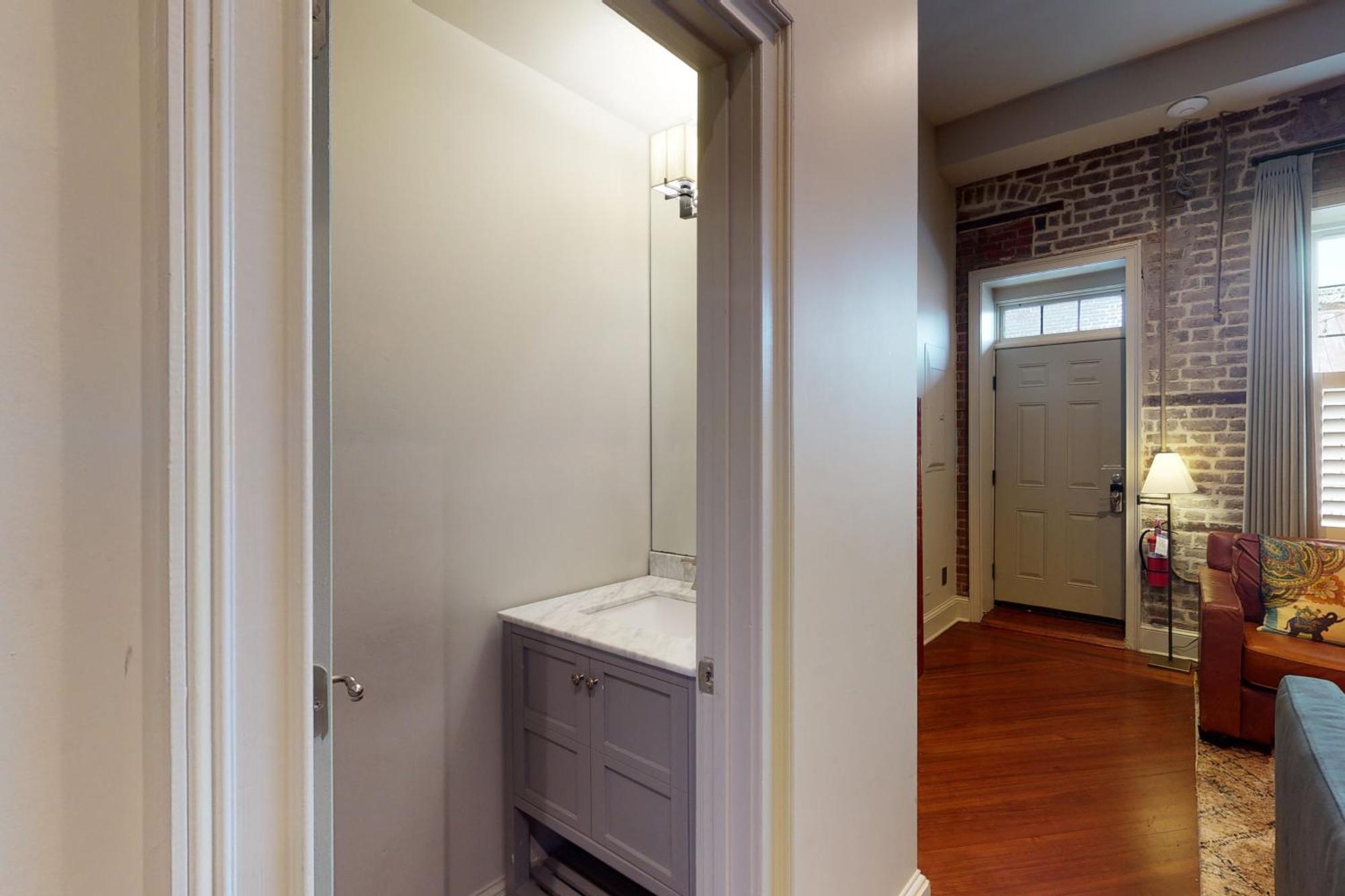 563 King Apartments Charleston Bilik gambar